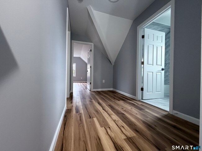 Building Photo - 228 Holly St