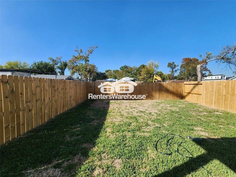 Building Photo - 7817 Beckley St