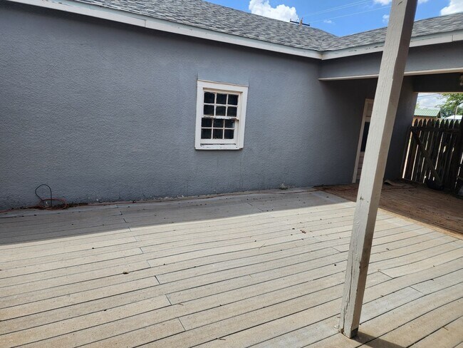 Building Photo - 1700 S Avenue B