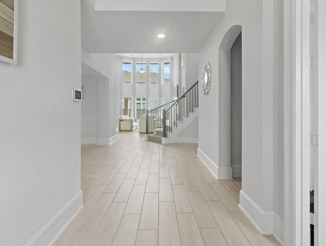 Building Photo - 21215 Central Vly Ln