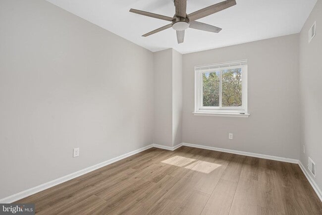 Building Photo - 113 Talgrath Ct