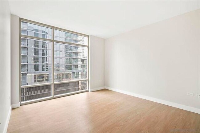 Building Photo - Urban Living in the Heart of Little Italy – 2 Bed / 1 Bath Condo at Acqua Vista