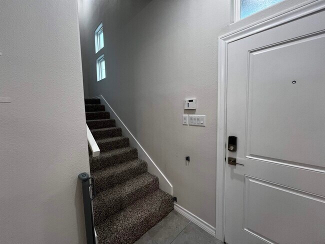 Building Photo - 5626 Encanto Dr