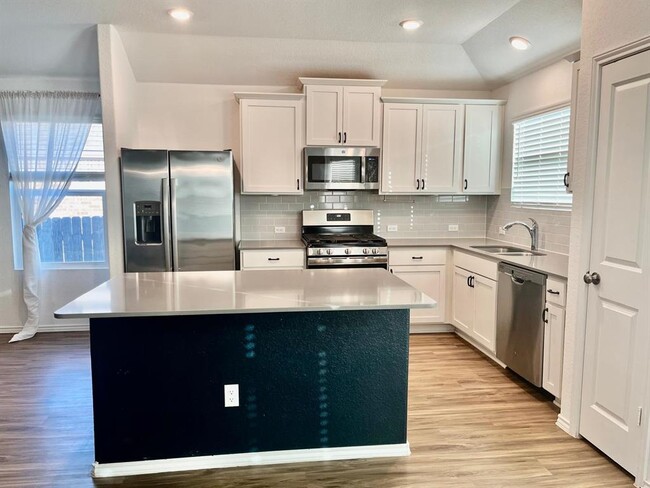 Building Photo - 5416 Bellissima Way