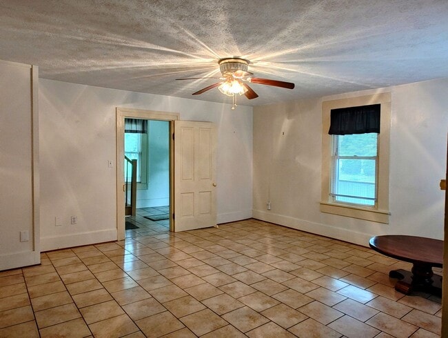 Building Photo - Providence Forge 2 bedroom farmhouse