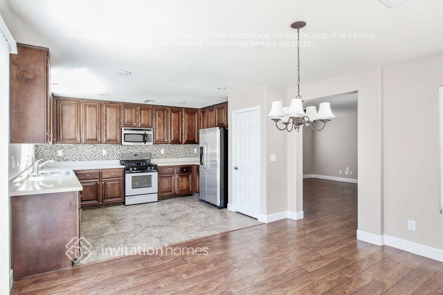 Building Photo - 686 Point Bluff St