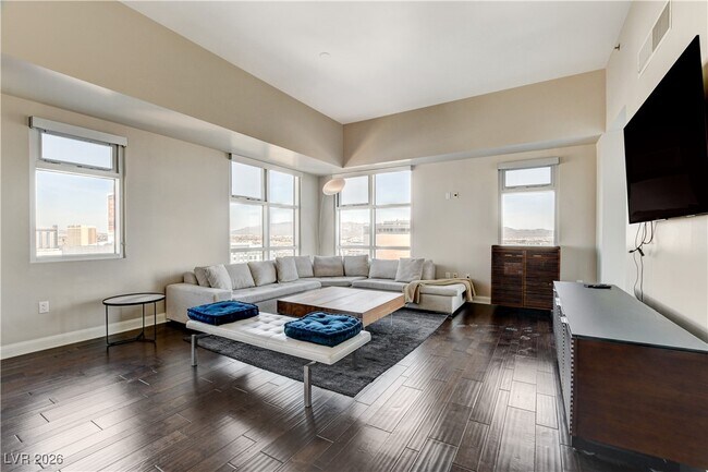 Building Photo - 150 S Las Vegas Blvd