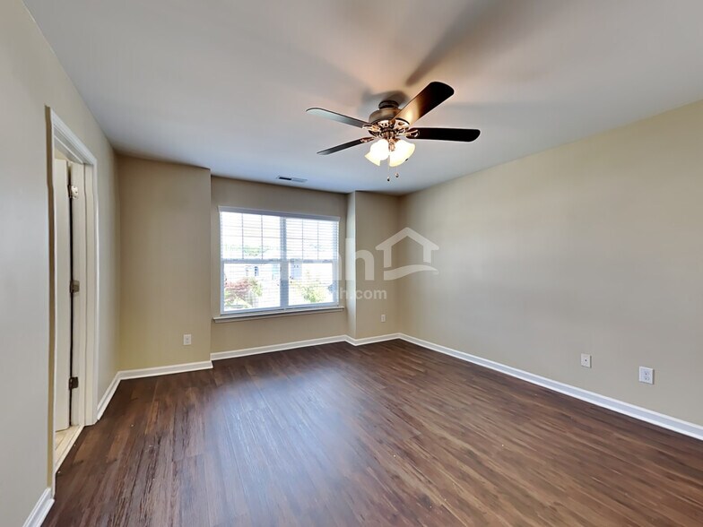 Building Photo - 660 Smithridge Way