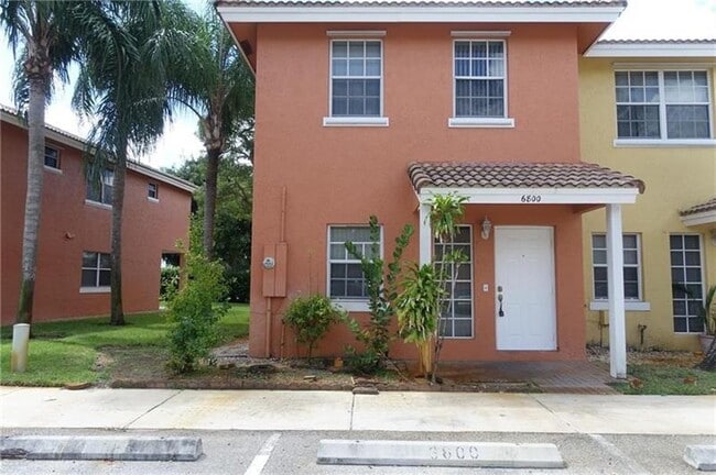 Primary Photo - 6800 Sienna Club Dr
