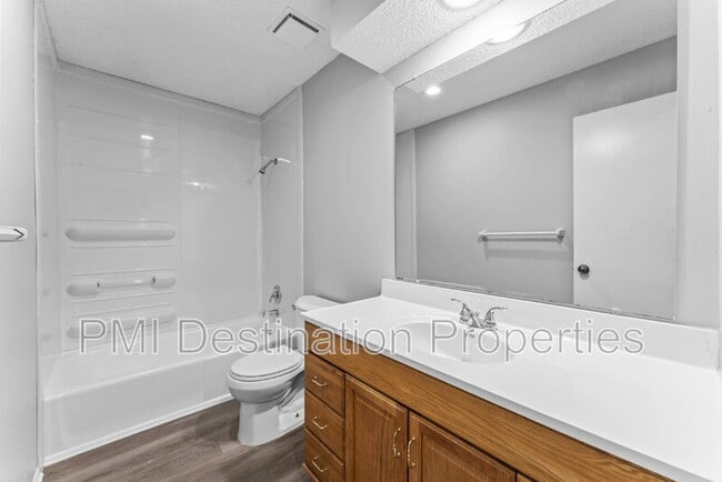 Building Photo - 16107 W 141st Terrace