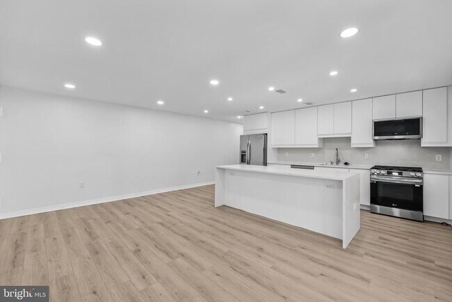 Building Photo - 9459 Fairfax Blvd