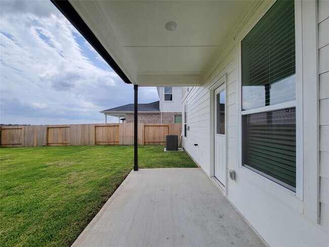 Building Photo - 166 Longhorn Run Dr