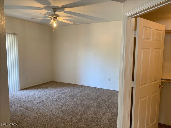 Building Photo - 833 Aspen Peak Loop