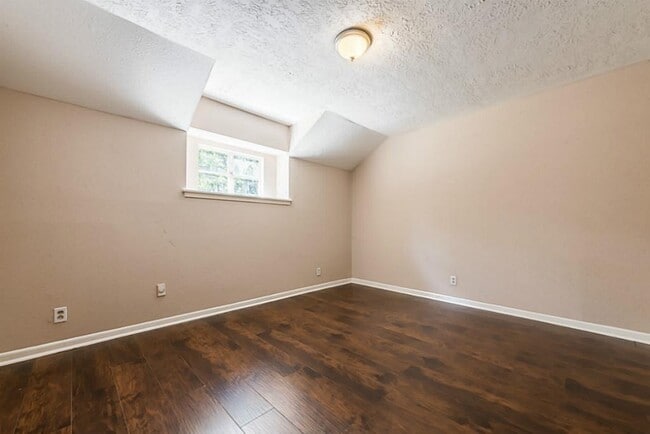 Building Photo - 630 Cherrybark Ln
