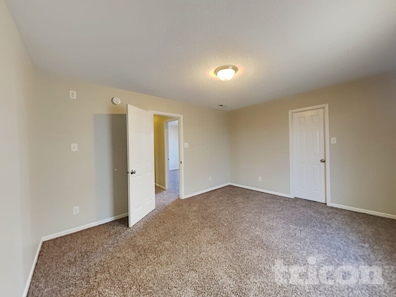 Building Photo - 8144 Crackling Ln