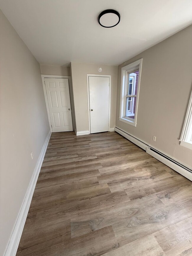 Building Photo - Spacious 3BR House in Columbia!