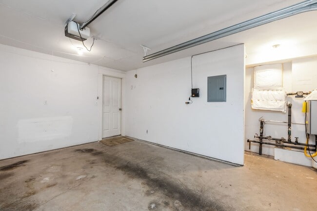 Building Photo - Charming 3 Bed Townhouse in Seattle