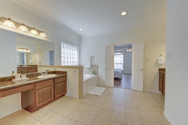 Building Photo - 14467 Basalt Ln
