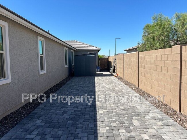Building Photo - 19700 W San Miguel Ave