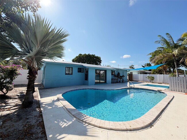 Building Photo - 101 SE 14th Pl