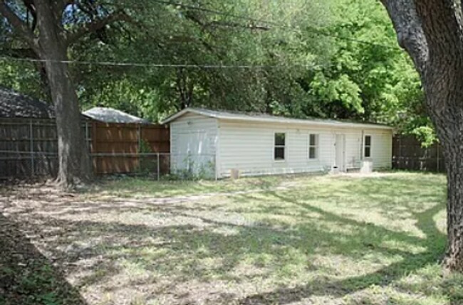 Building Photo - For Rent