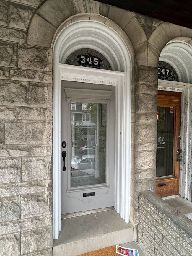 Primary Photo - Spacious 4/5 Bedroom Home