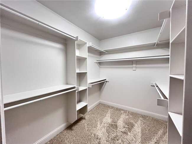 Building Photo - 3214 SW Stonepoint Ave