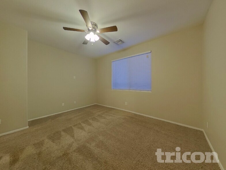 Building Photo - 735 S Bedford Dr