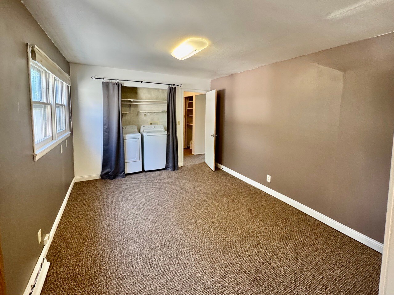 Building Photo - 728 Saint Charles St