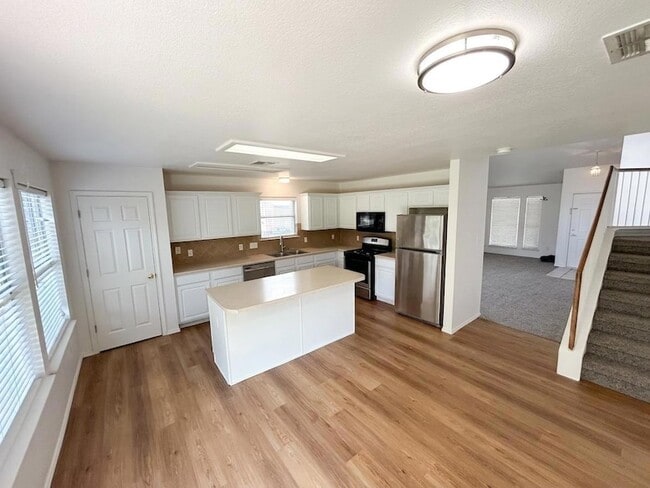 Building Photo - 909 Settlement Cove