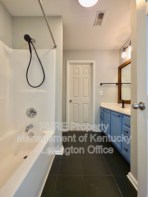 Building Photo - 2564 Rockaway Pl