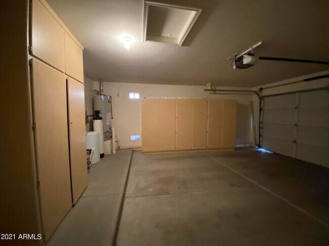 Building Photo - 1461 E La Costa Dr