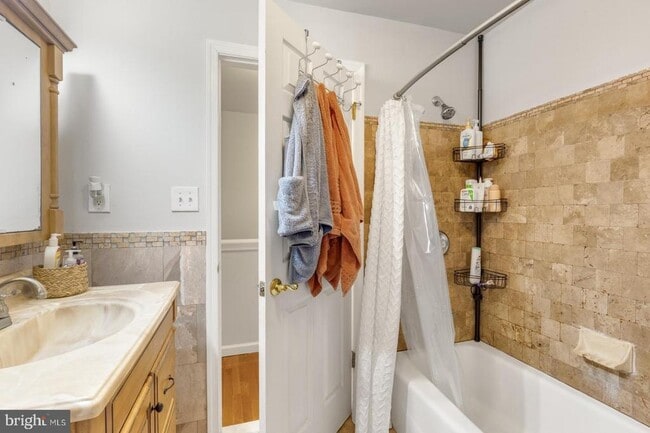 Building Photo - 920 S 16th St