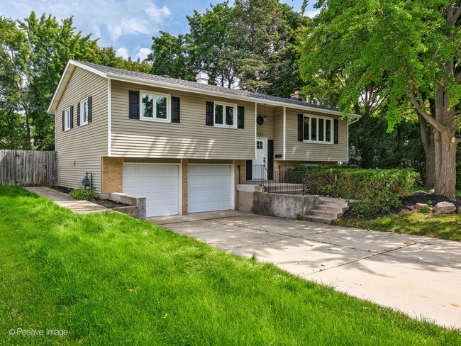 Building Photo - 1118 E Greenwood Dr