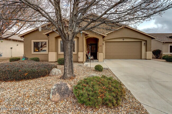 Building Photo - 5819 N Bronco Ln