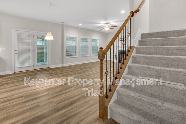 Building Photo - 5470 Noble View Dr