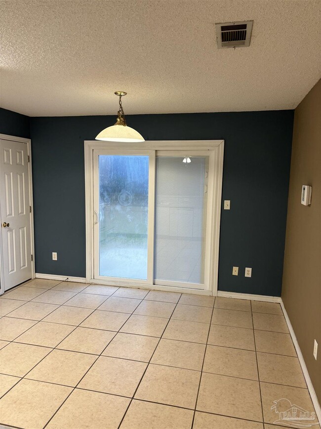 Building Photo - 1524 Galvin Ave