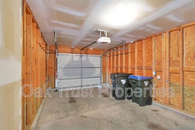 Building Photo - 114 Tyger St