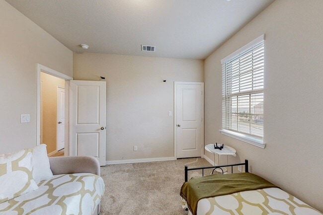 Building Photo - 7524 Redondo Dr