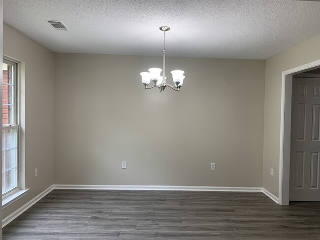 Building Photo - 1816 Beaver Creek Ln