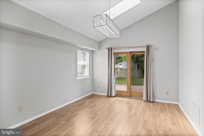 Building Photo - 3 Harvest Ln