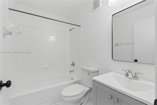 Building Photo - 2930 SE 12th Rd