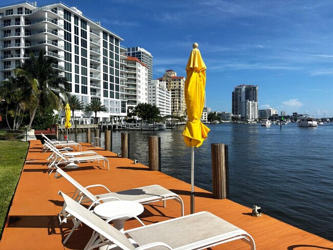 Building Photo - 2908 Bayshore Dr