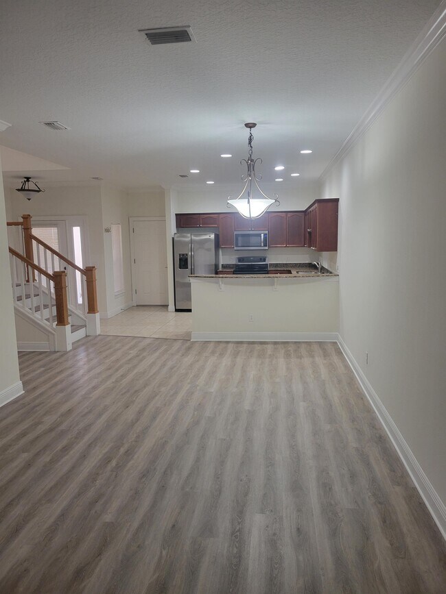 Building Photo - 273 Valencia Cir
