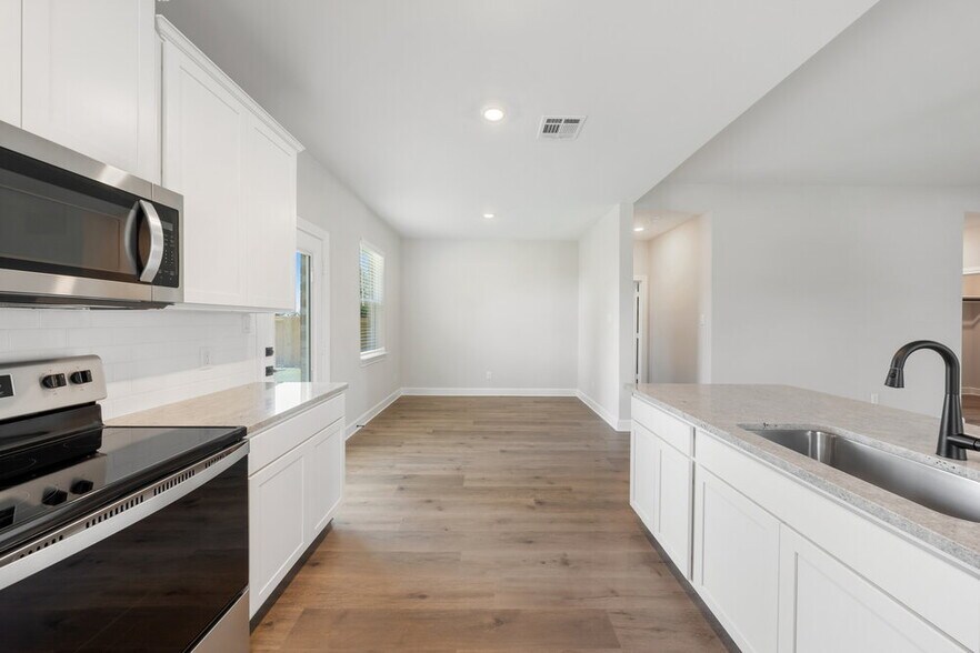 Building Photo - 1016 Cedar St