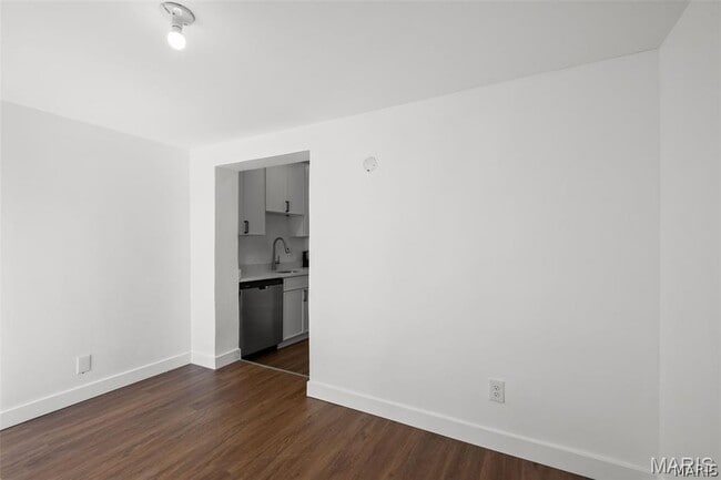 Building Photo - 4936 Shaw Ave