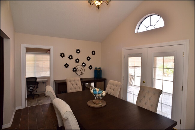 Building Photo - 7229 Canyon Run Dr