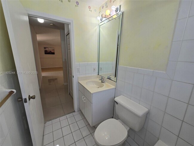 Building Photo - 894 NW 134th Pl