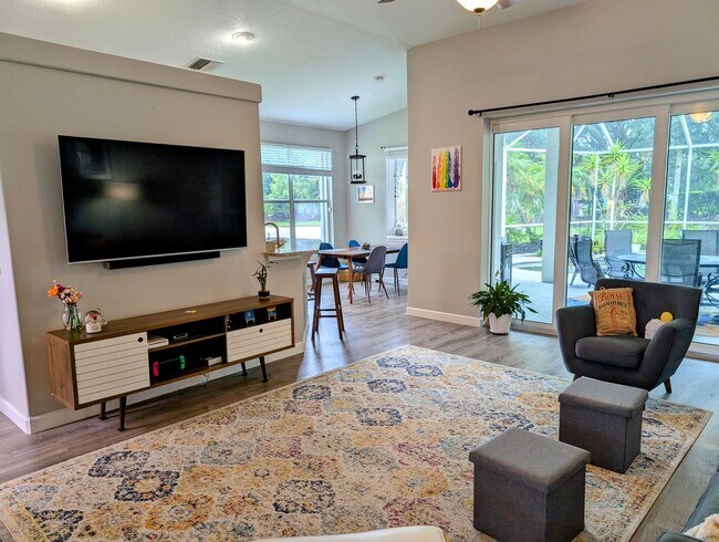 Building Photo - 3 Bed 2 bath 2 car garage pool home