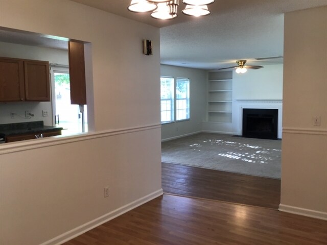 Building Photo - 323 Aberdeen Cir
